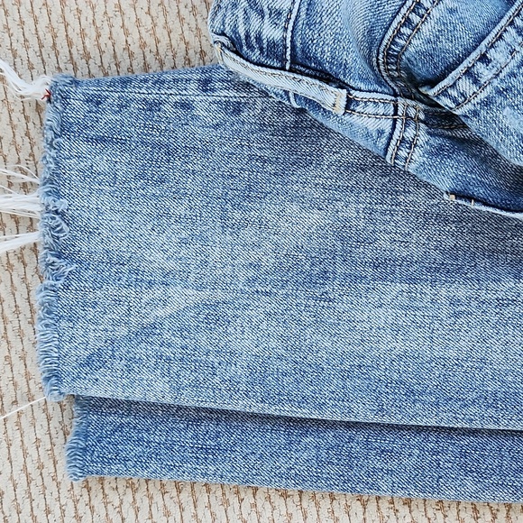 AEO, Womens Hi-Rise Girlfriend Jeans, Size 6 - Picture 6 of 6